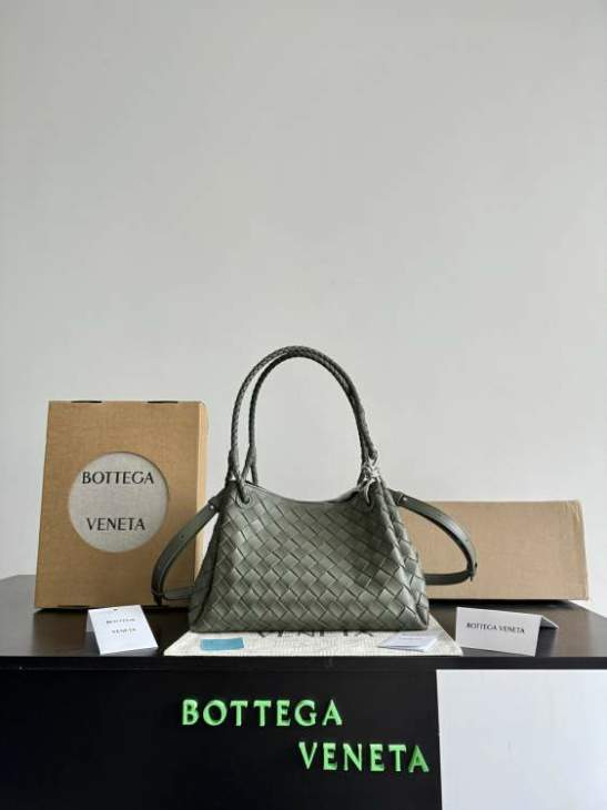 Picture of Bottega Veneta Handbags _SKUfw224292845fw